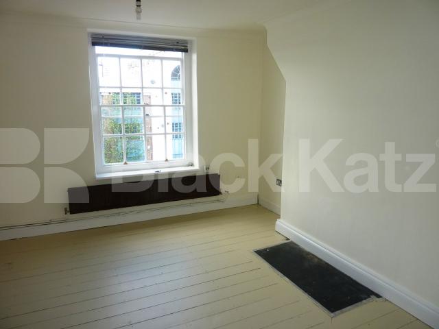 			1 Bedroom, 1 bath, 1 reception Flat			 Biddestone Road , CALEDONIAN ROAD